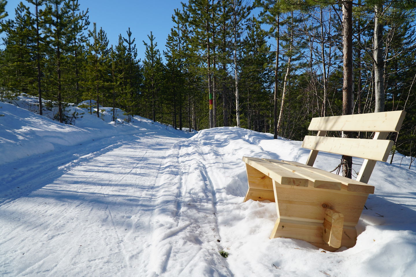 Vintertid prepareras gula och röda leden på Grelsbyberget