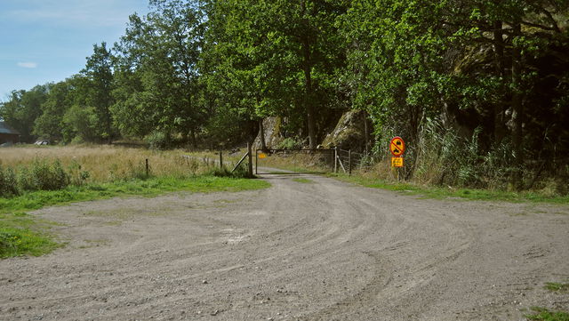 Entré, Grava norra