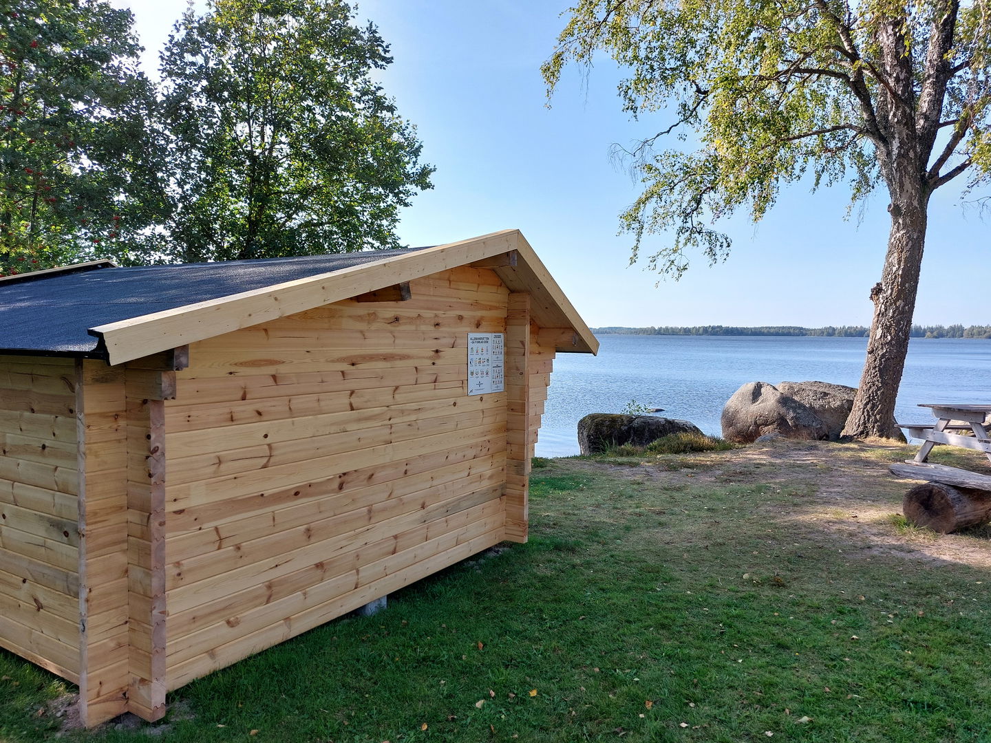 Nytt vindskydd vid Sandvik badplats 2024