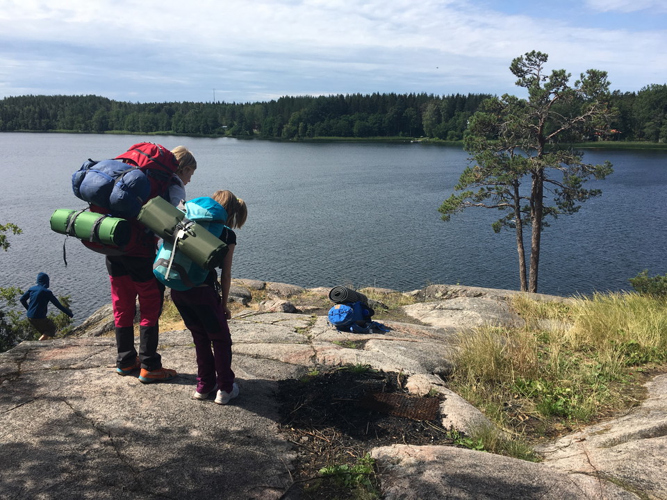 Utsikt från fornborgen vid Borgardalsbadet.