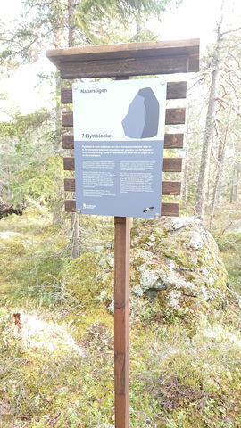 Södra Bergets naturstig 7 Flyttblocket