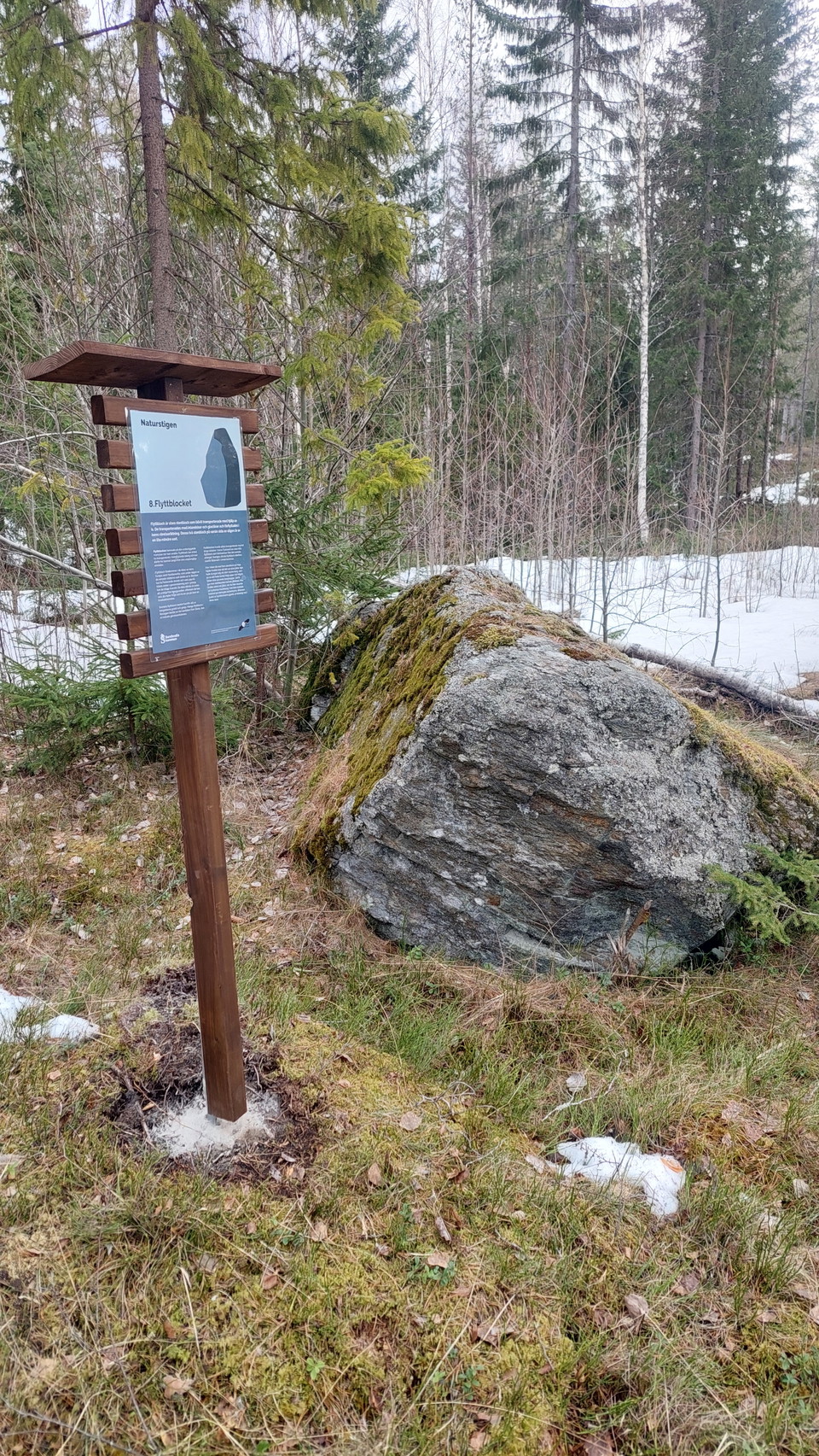 Informationstavla om flyttblocket