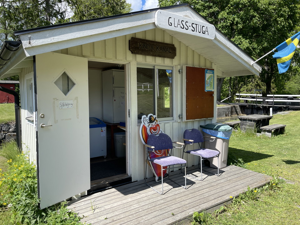 Glass-stugan vid Hovetorp slussar med självbetjäning