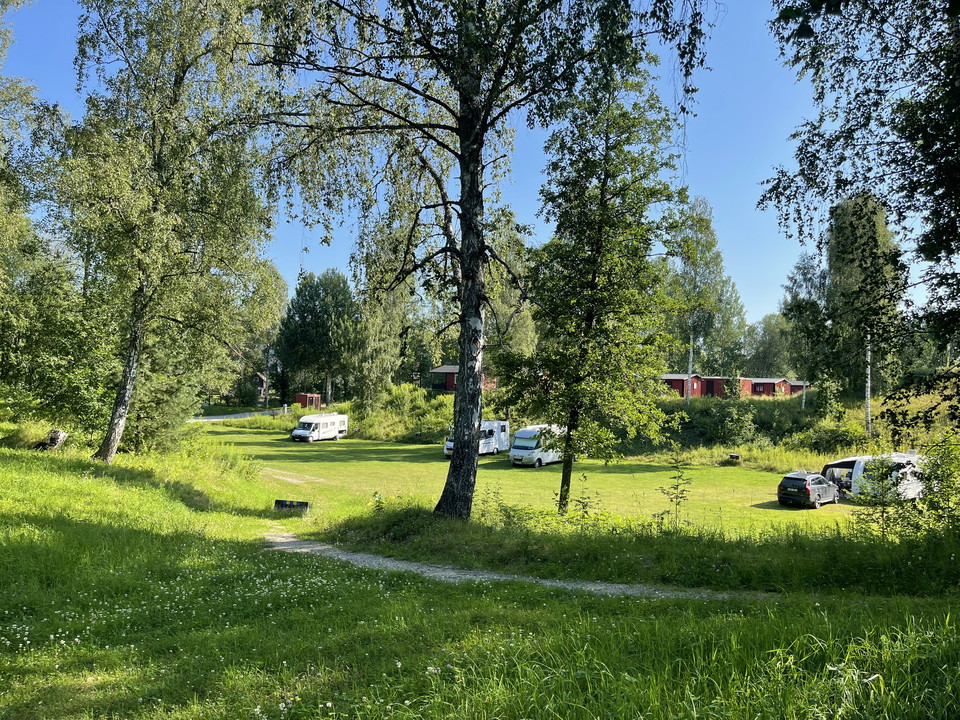 Ställplats intill banan