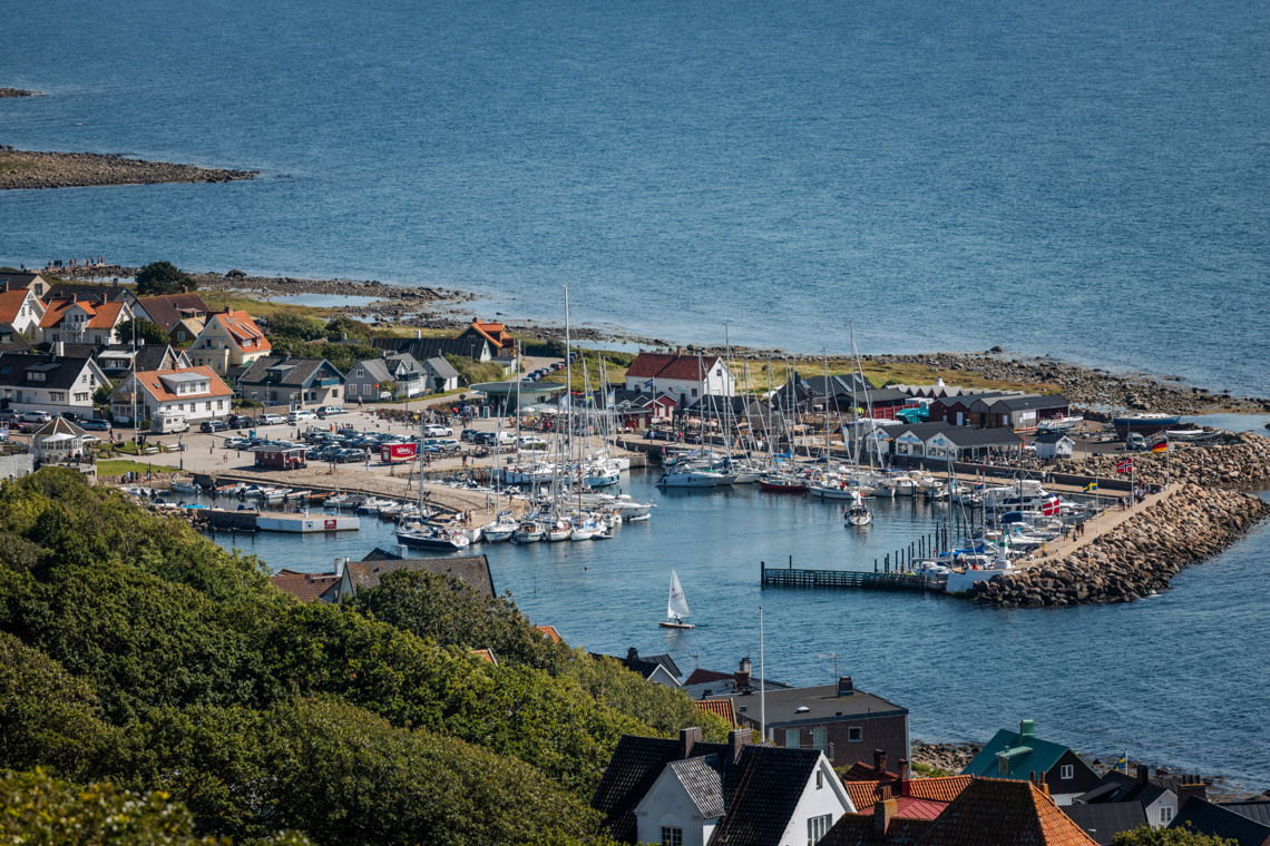 Utsikt över Mölle hamn från Kullaberg.