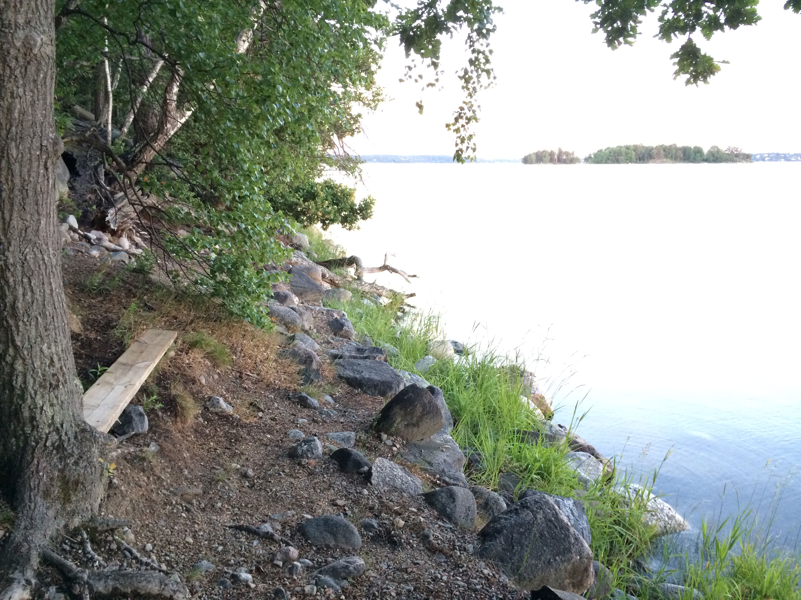 Stig vid stranden.  