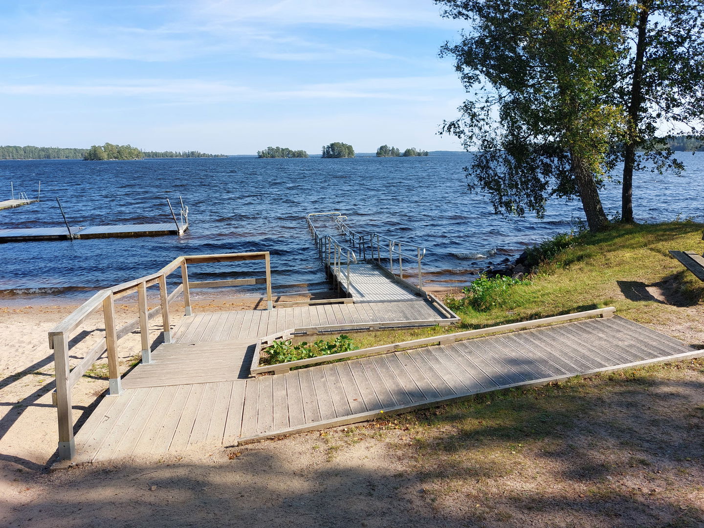 Rullbar badramp på plats sommartid