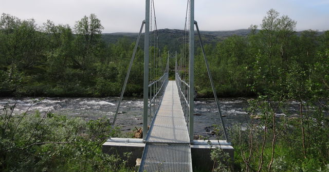 Suspension bridge Rávddajåhkå