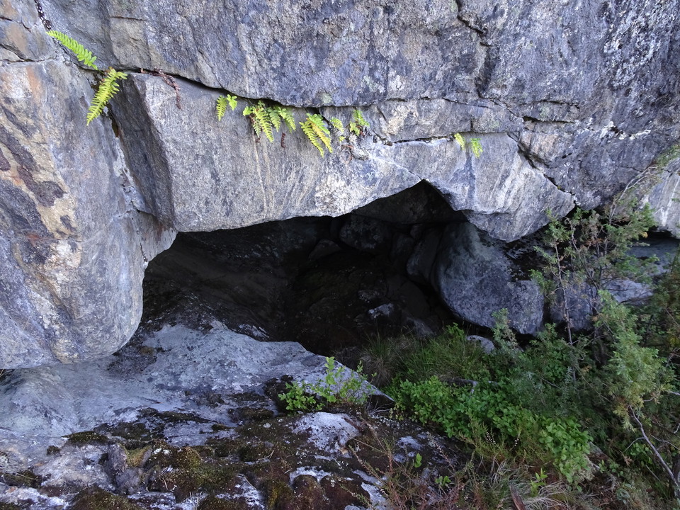 Lagergrotta.