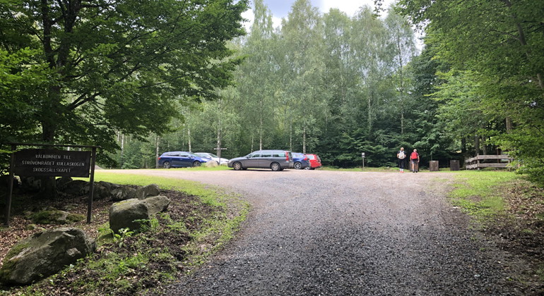 Parkering vid Sporrakulla/Kullaskogen.