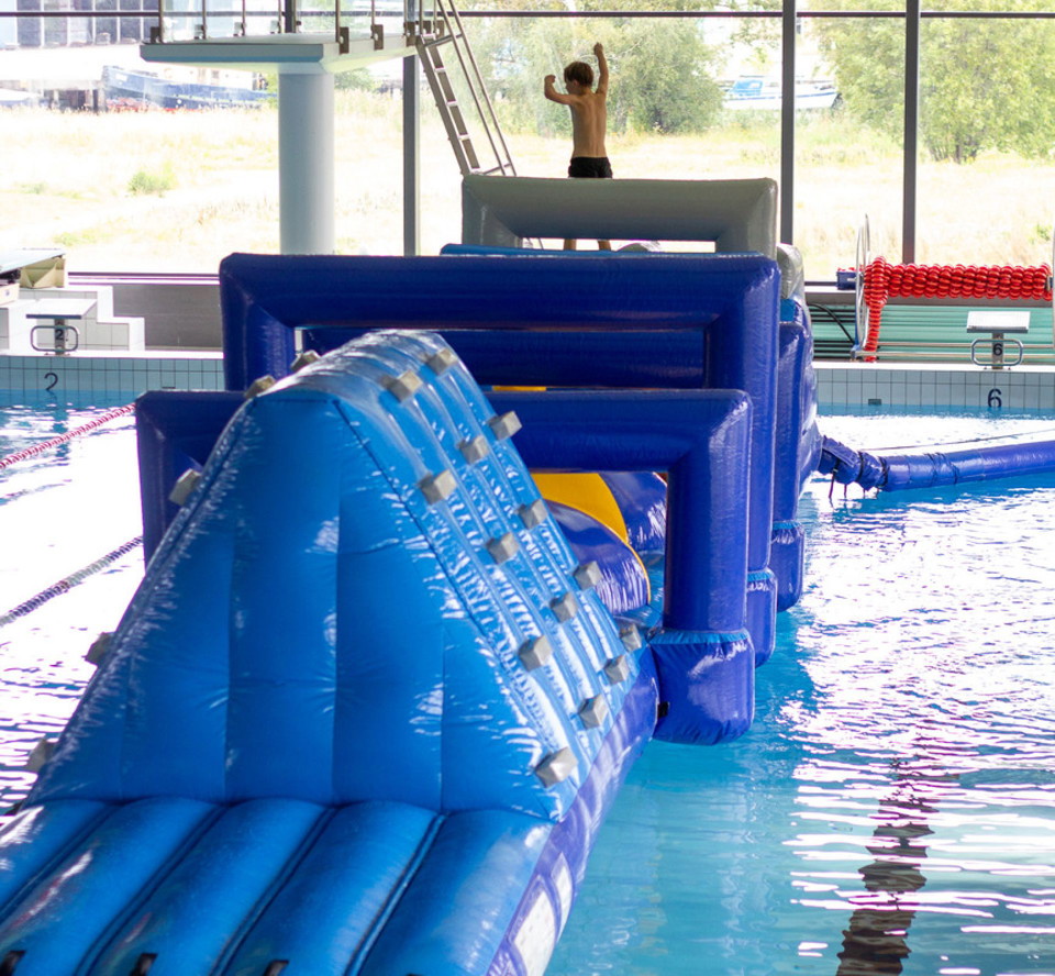 Vattenlek i badhuset på Kristinehamn Arena