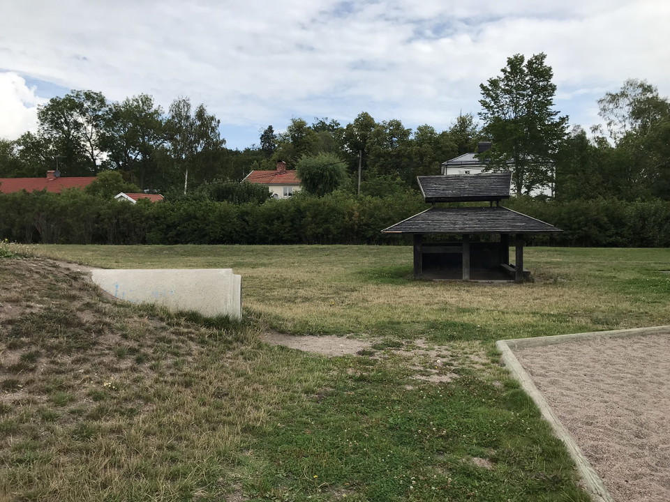 Vart leder tunneln i kullen?