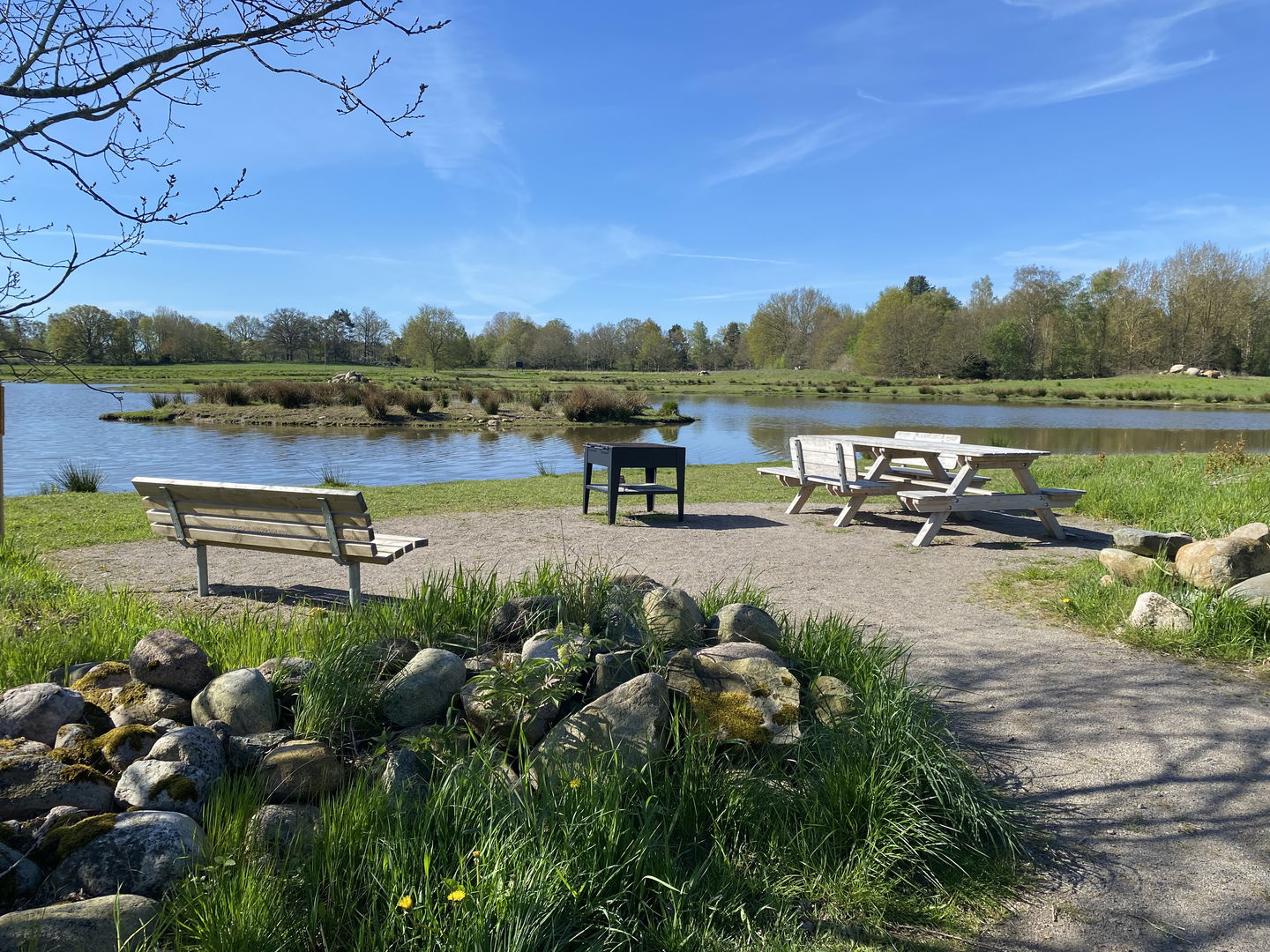 Hagbynäs våtmark med grill och sittplatser