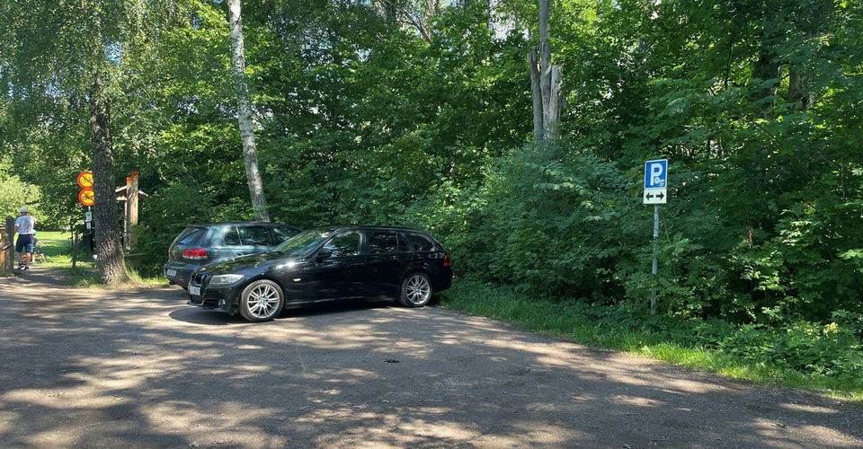 Parkering vid torpet Sjöbo.
Etapp:  Sjöbo-Knäppan runt, Motala - Borensberg
Motala