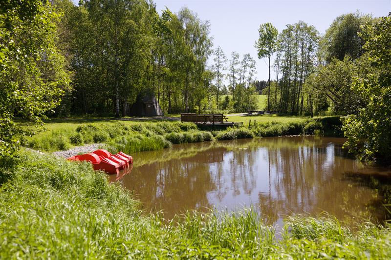 Pedal boats and canoes in the Mysen river