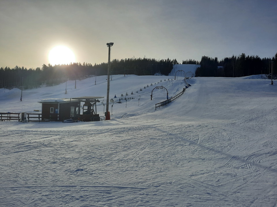 Edsbybacken håller öppet varje dag på Sportloven