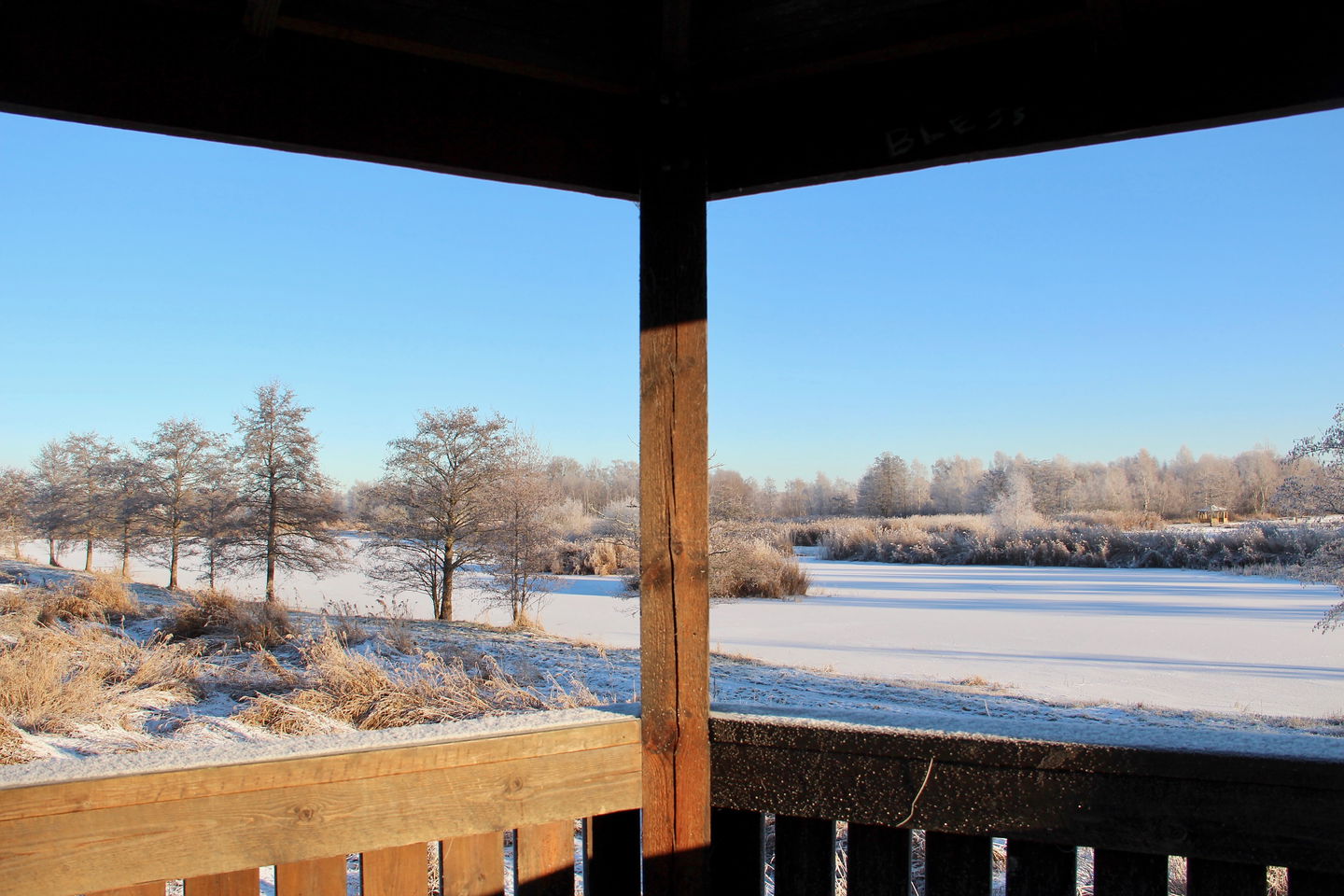 Utblick från en av de tre grillpaviljongerna