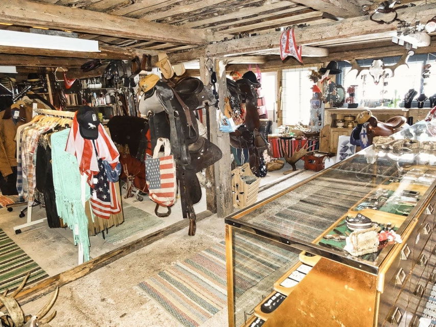 Butik Sun Dance Ranch