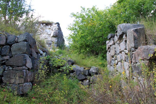 Avstickare till Skällviks borgsruin
