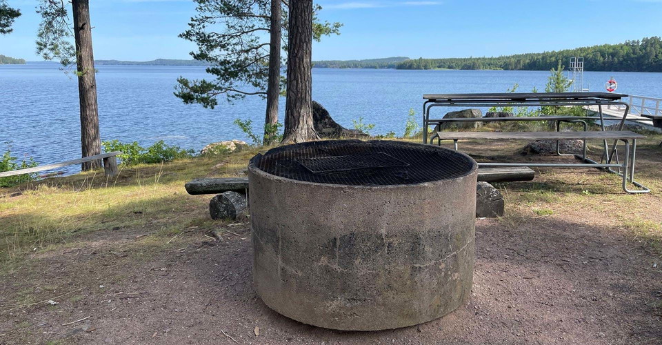 Badplats Norra Vi
Etapper: Norra Vi - Österbymo, Smedstorp - Norra Vi, Rundslingan Norra Vi runt
Ydre
