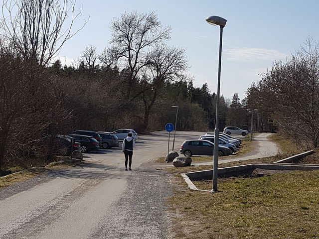 Friluftsparkering i slutet av Stockbyvägen.