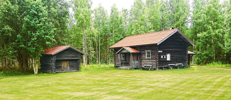 Lövbergets fäbodar har månghundraåriga anor. Mitt i fäbodstället ligger denna fäbod med möjlighet till en paus i vacker miljö.