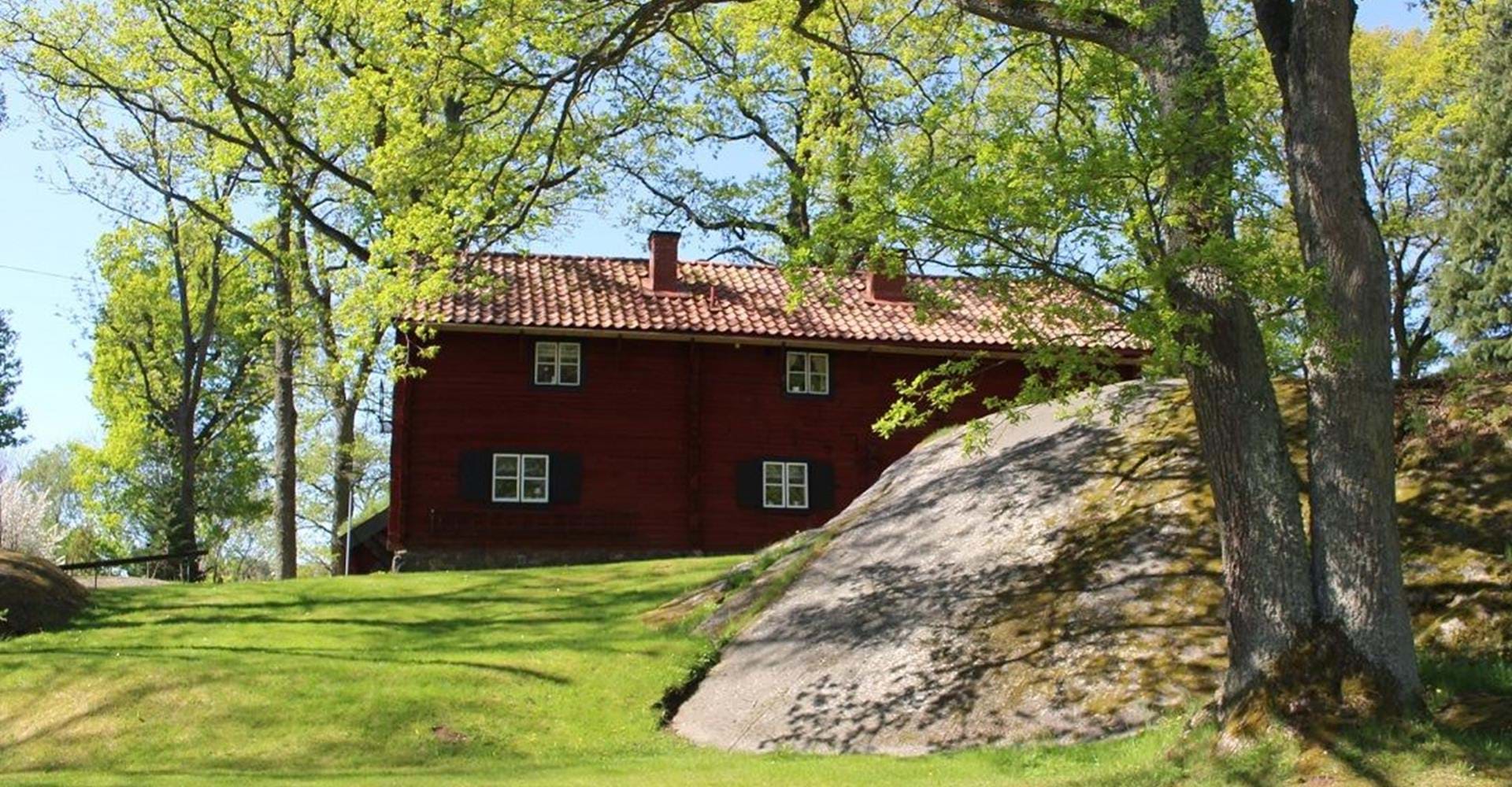 Ödeshögs hembygdsgård.
Etapp: Ödeshög-Trehörna, Signaturleden
