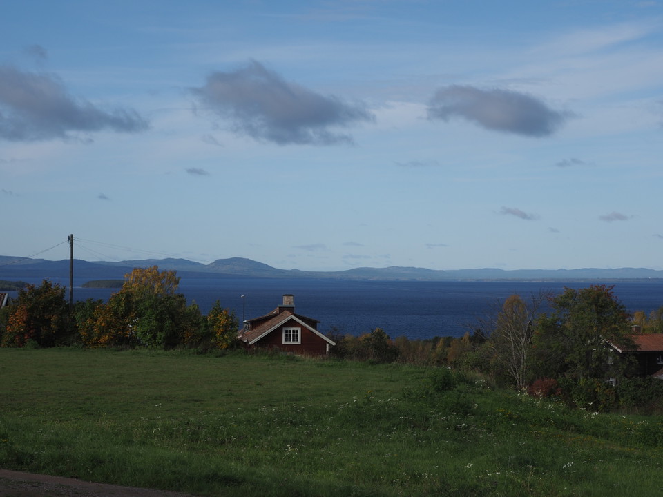 Siljansvy en blåsig höstdag