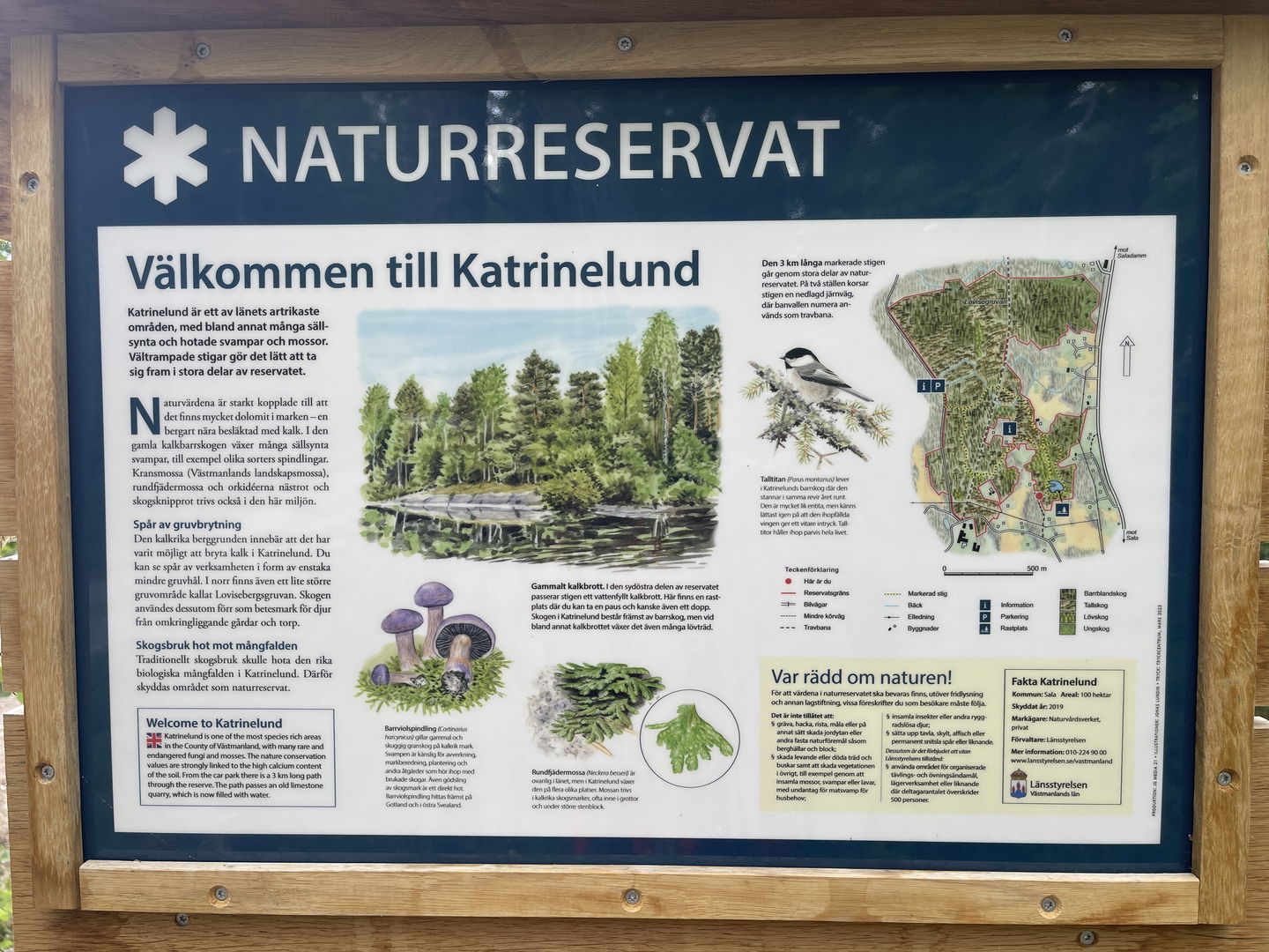 Informationstavla med text och illustrationer.