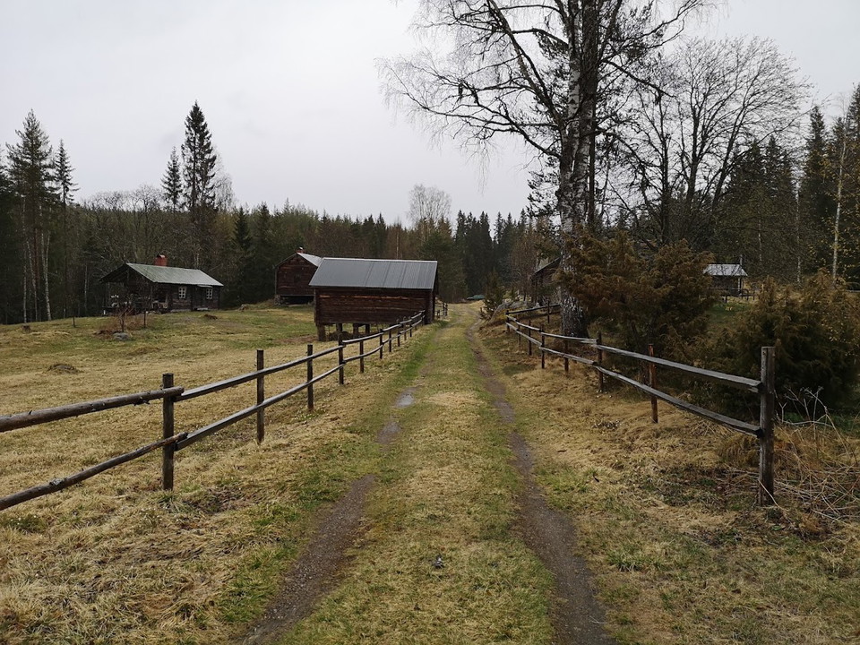 Råbergsvallen, vallgatan