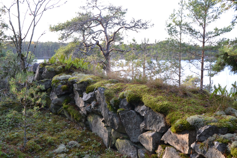 Gamla skyttevärn på Slångudden.