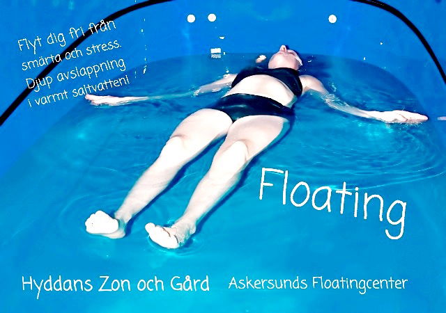 person som badar floating