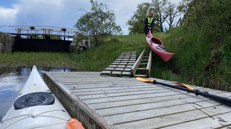 Isättningsbryggor vid slussarna
