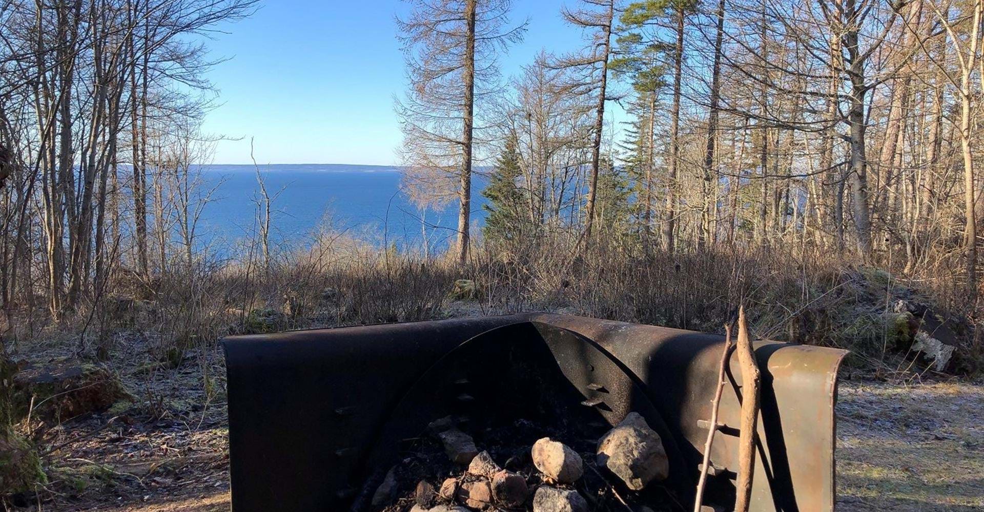 Rastplats under tak nära Hälle källor.
Etapp: Ödeshög-Stocklycke, Stocklycke-Borghamn.
Omberg.
Ödeshög.