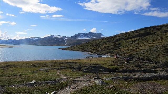 Stáddájåhkå-the Norwegian border, the Arctic Trail