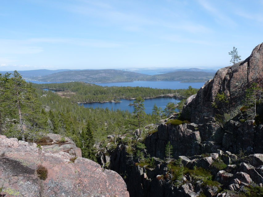 Utsikt från klipporna bredvid Slåttdalsskrevan. Foto: Johan Uebel