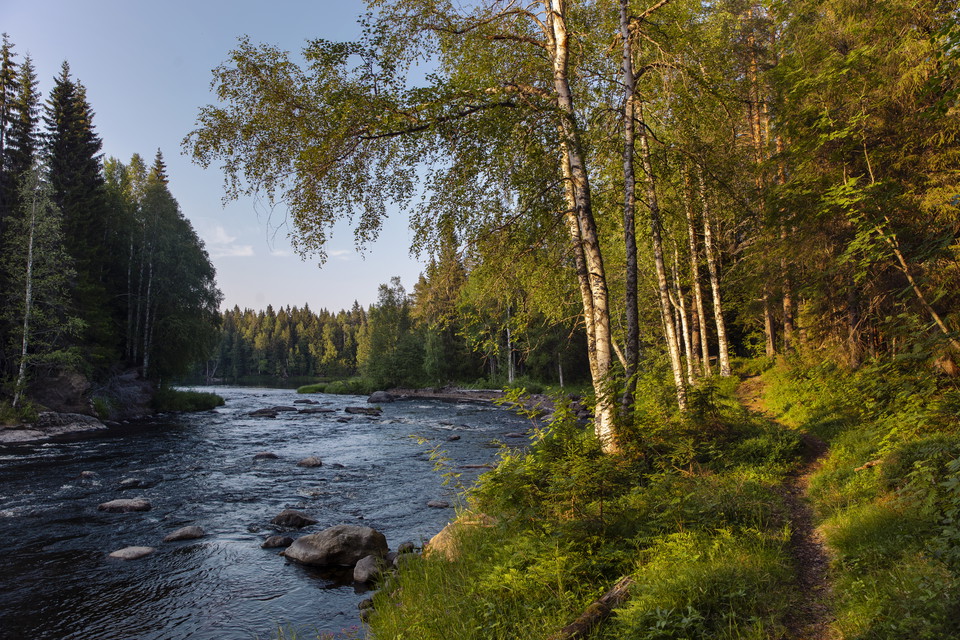 Vandra längs Rickelån.