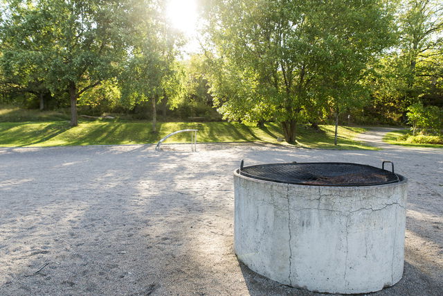 Grillplats i västra delen - Årstaskogens naturreservat
