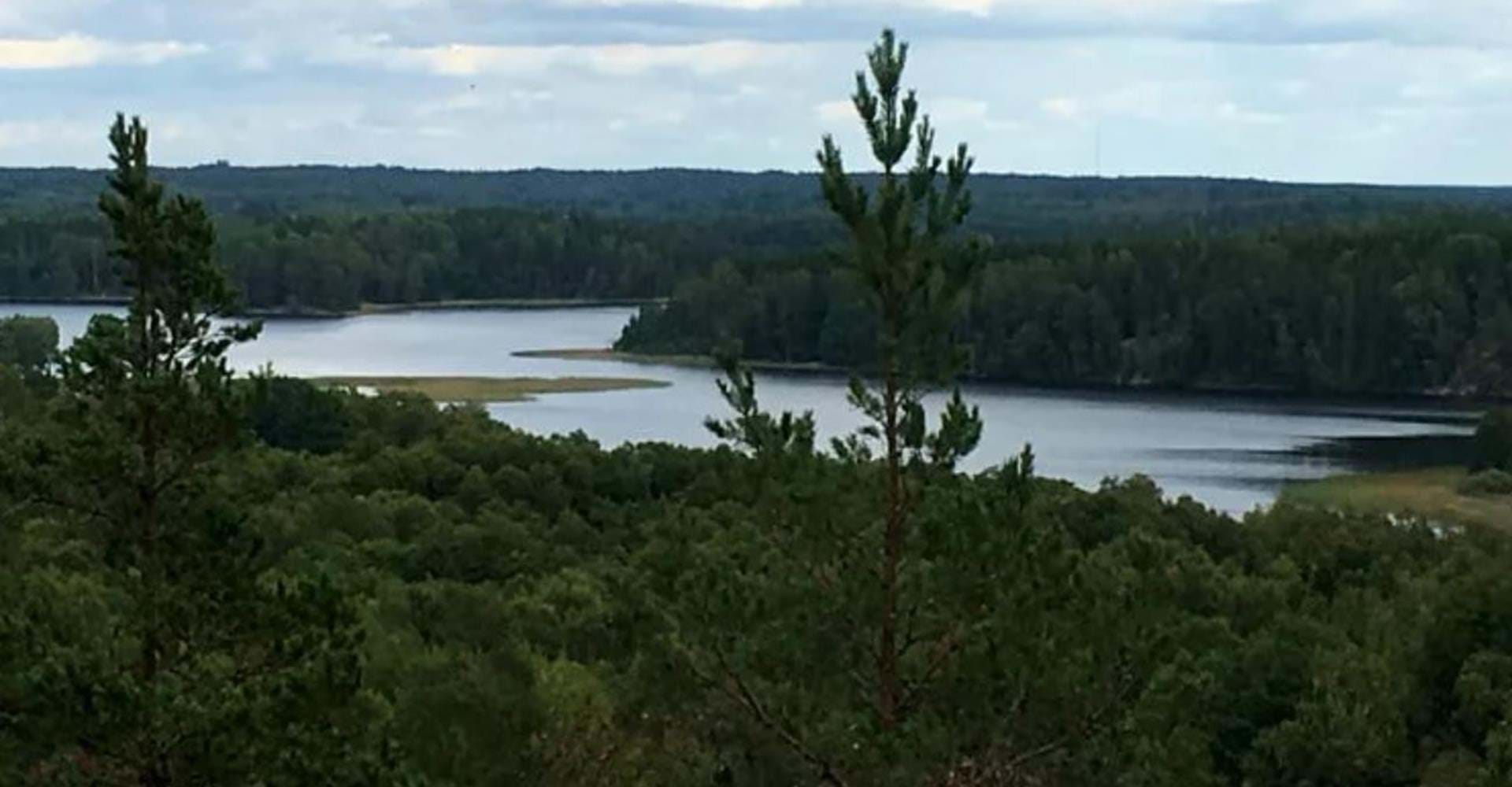 Tyleklint, en höjd utmed Skönnarboleden. 
Tjälmo 
Motala