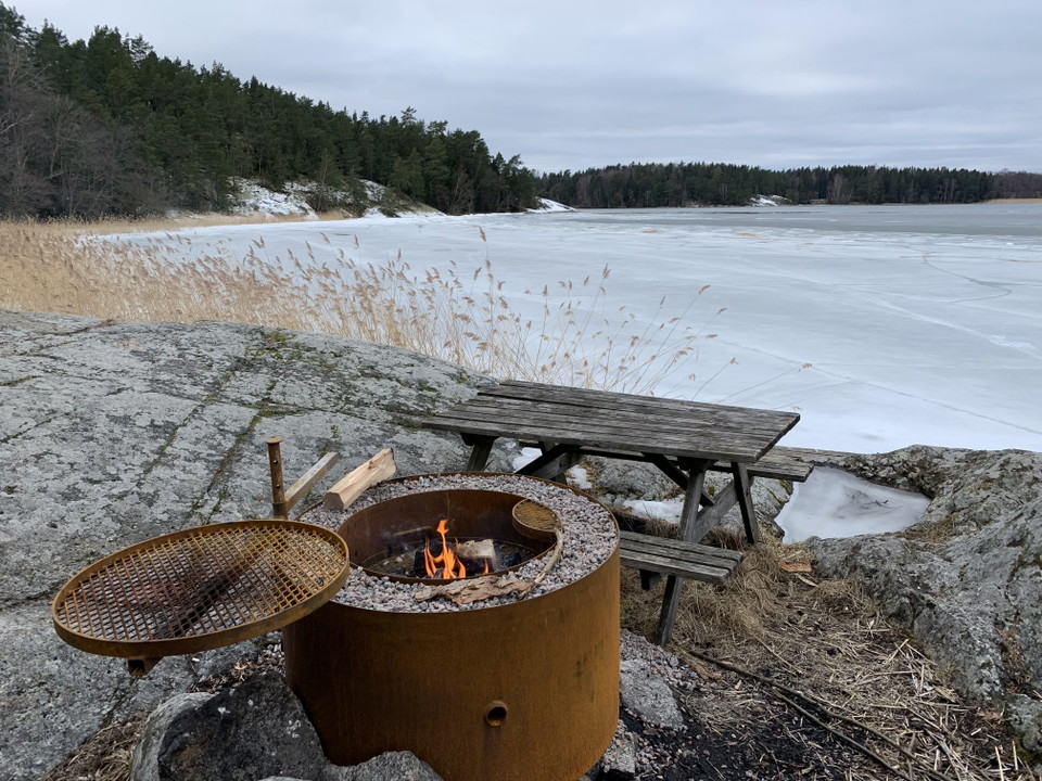 Strax intill Eldgarnsöleden finns denna fina rastplats.