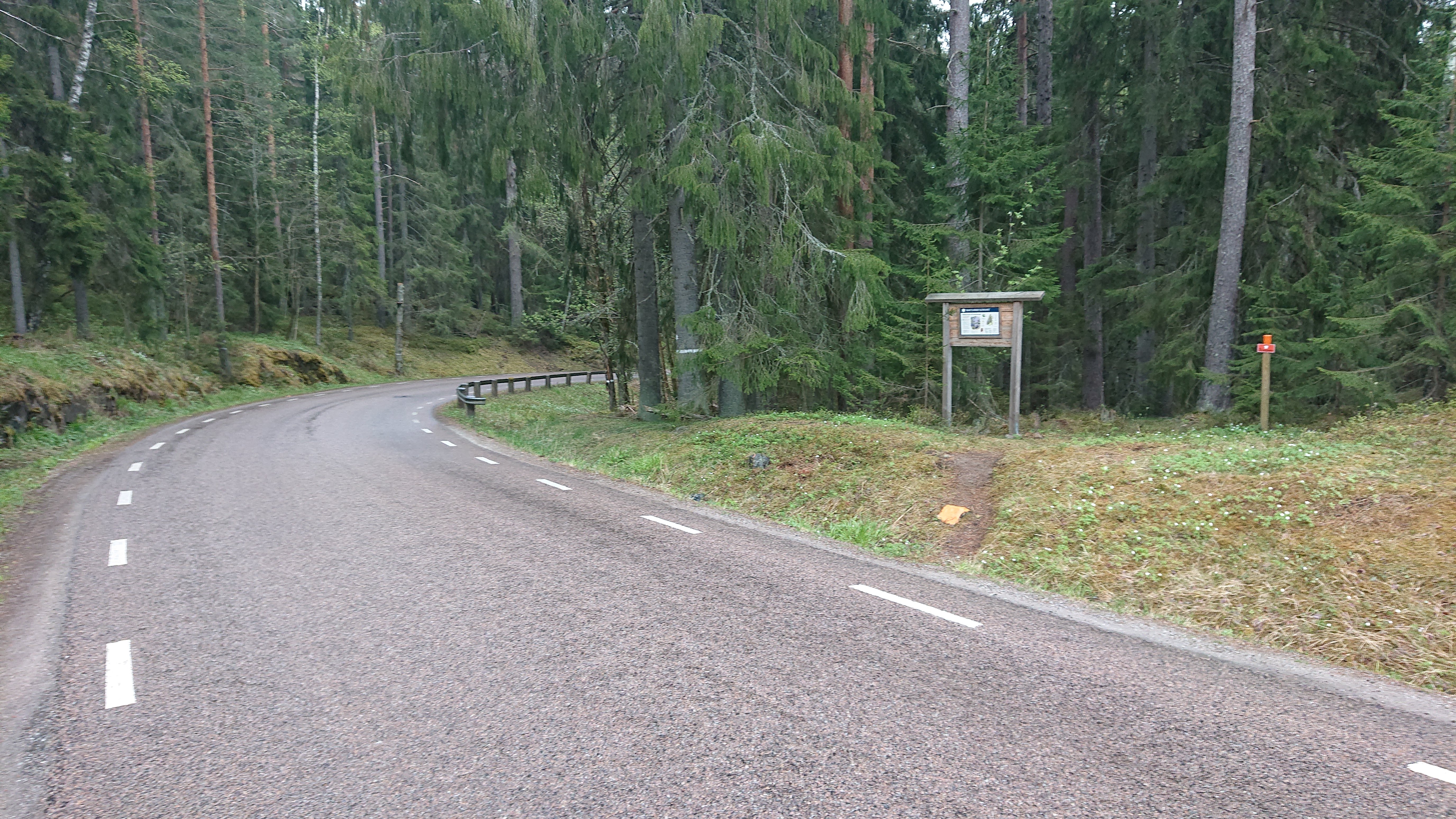 Passage över väg till Svartbergets Naturreservat