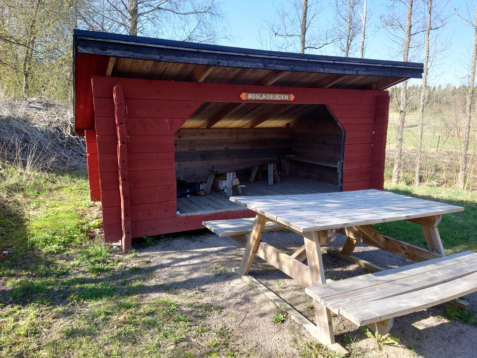 Vindskydd vid Kvarngården i Bergshamra på etapp 6 av Roslagsleden