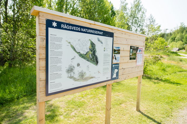 Entré och informationsskylt Rågsveds naturreservat, Kräppladammen