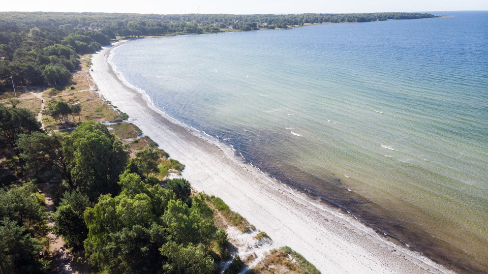 Flygfoto över Sandvikens badstrand