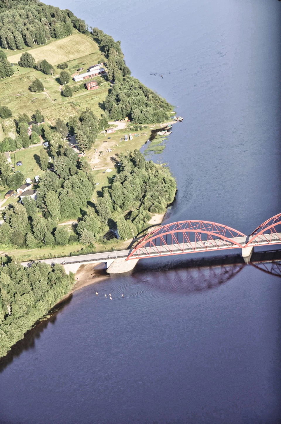 Bro över Klarälven vid Byns Camping