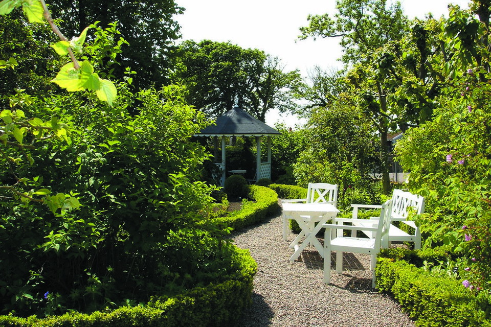 Paul Jönska trädgården i Viken.