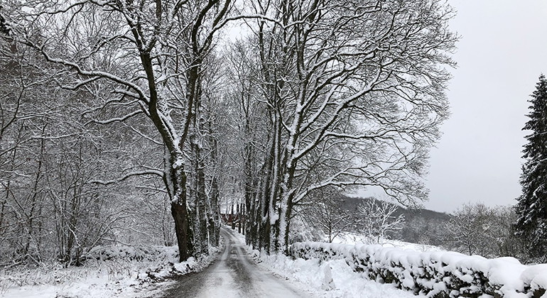 Dagstorpsslingan (9,4 km, blå).