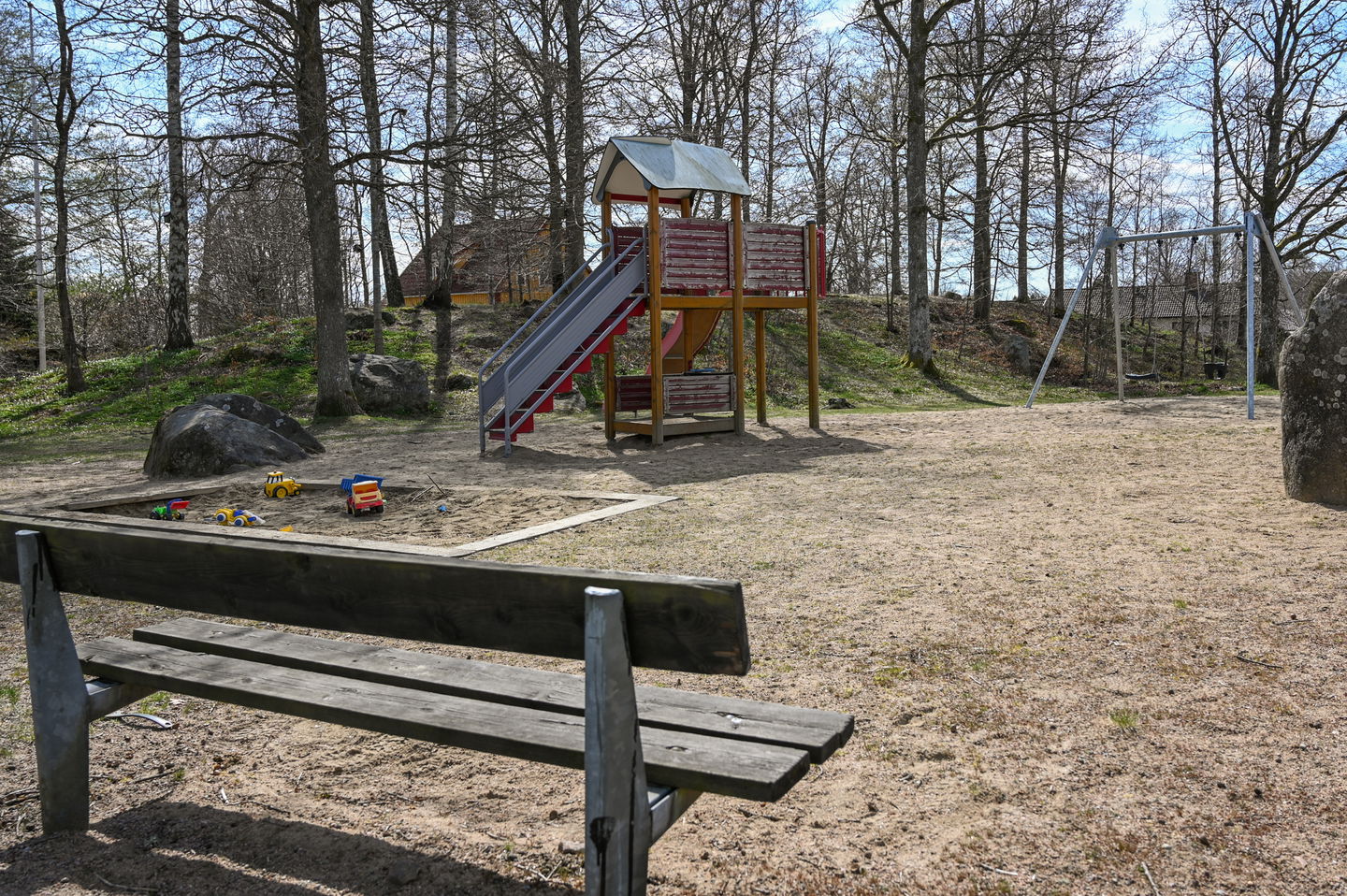 Bänk vid sandlåda