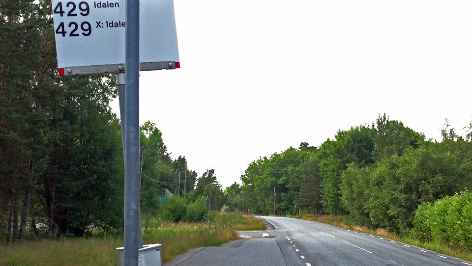 Från hållplatsen Fåruddsvägen når du reservatets östra delar.