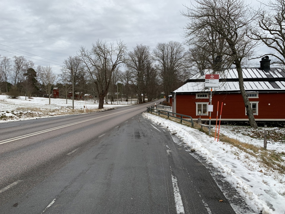 Busshållplats Sandemars gård mot öster/Dalarö